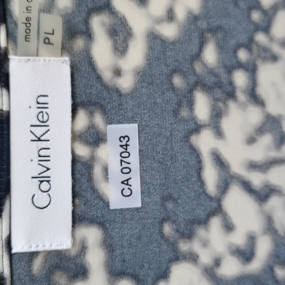 CALVIN KLEIN- SLEEVELESS BLOUSE - Picture 4 of 4